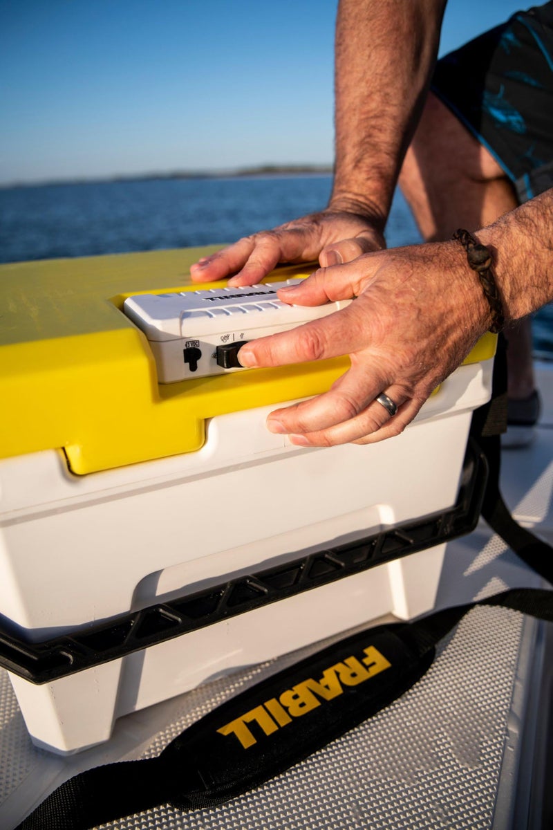 Frabill Magnum Bait Station 13 Quart Live Bait Well, White and Yellow - Image 4